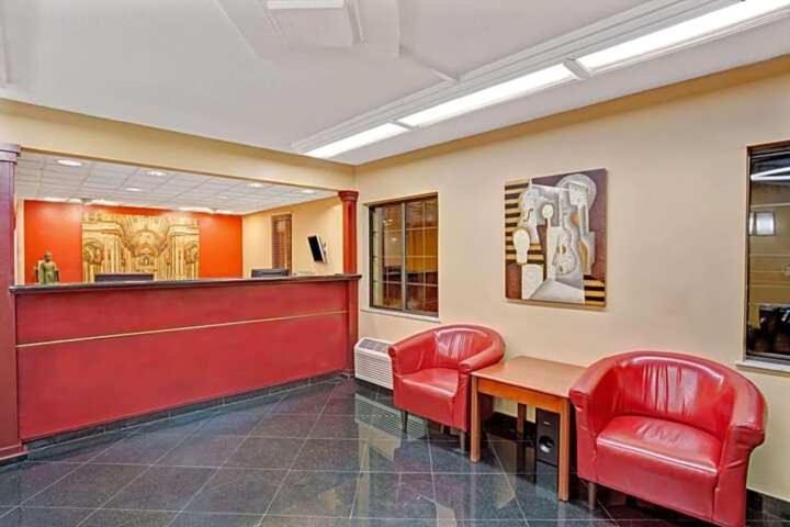 Economy Inn Jax-Op Ориндж Парк Екстериор снимка