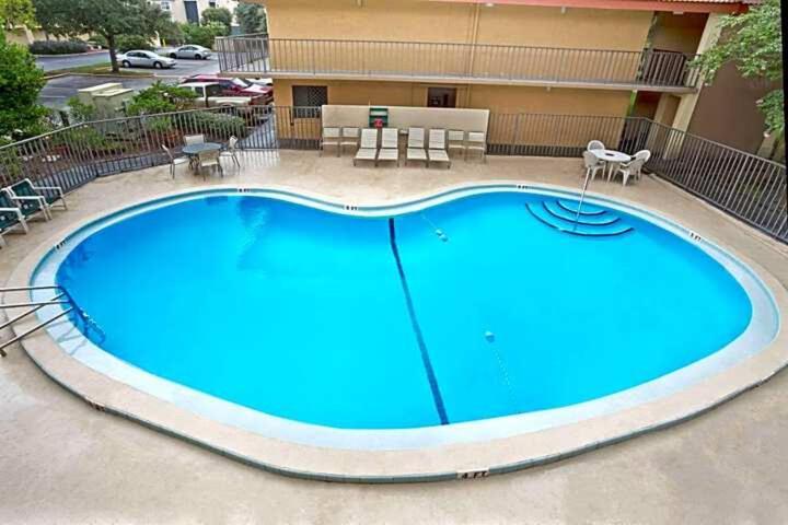 Economy Inn Jax-Op Ориндж Парк Екстериор снимка